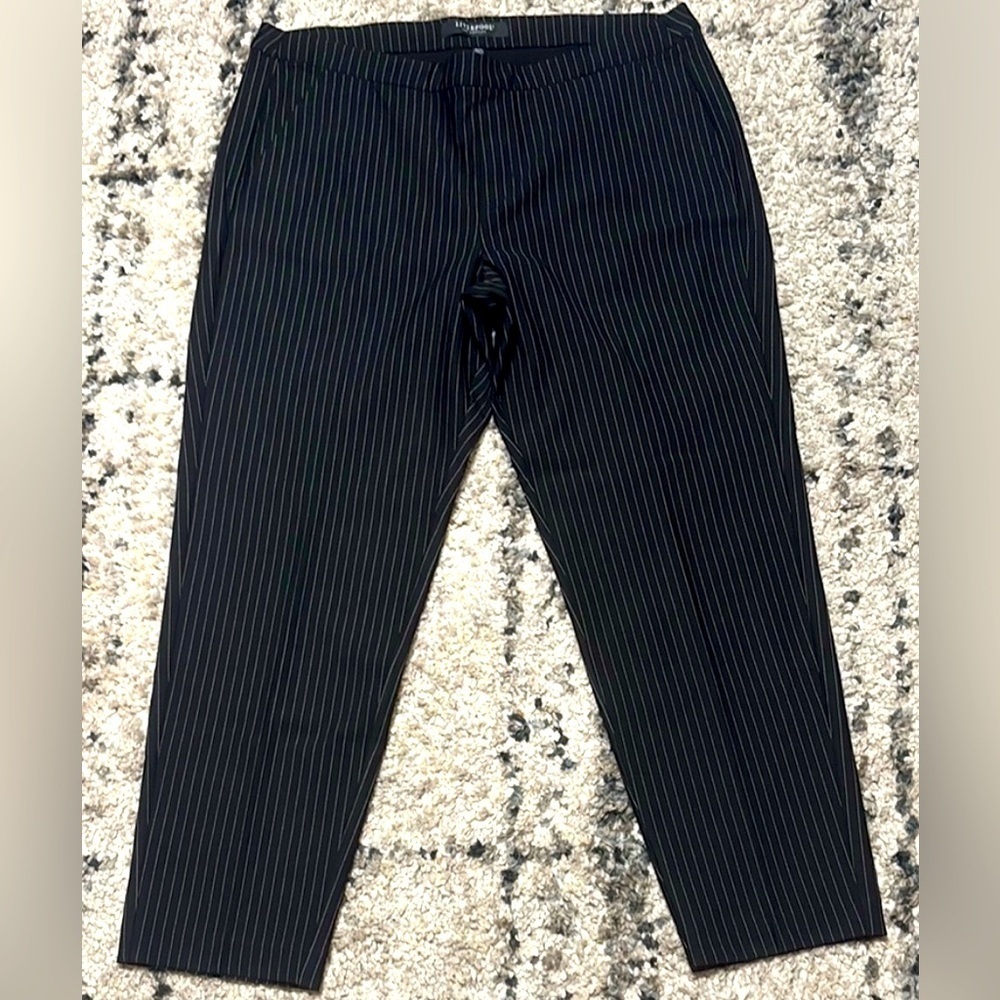 Liverpool Black Capri Pants Structured Design